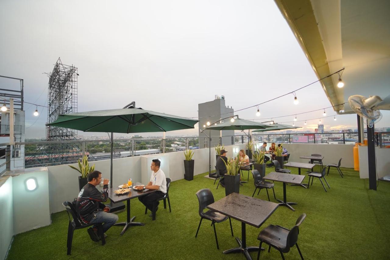 Arzo Hotel Premier Makati City Dış mekan fotoğraf